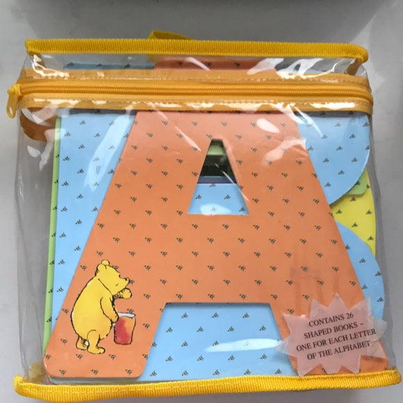 A-Z Alphabet 26 Books in a Bag - Winnie The Pooh 小熊維尼字母書一套廿六本連收納袋